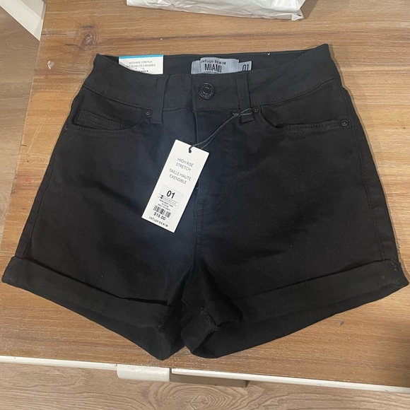 Charlotte Russe Shorts - Picture 2 of 4